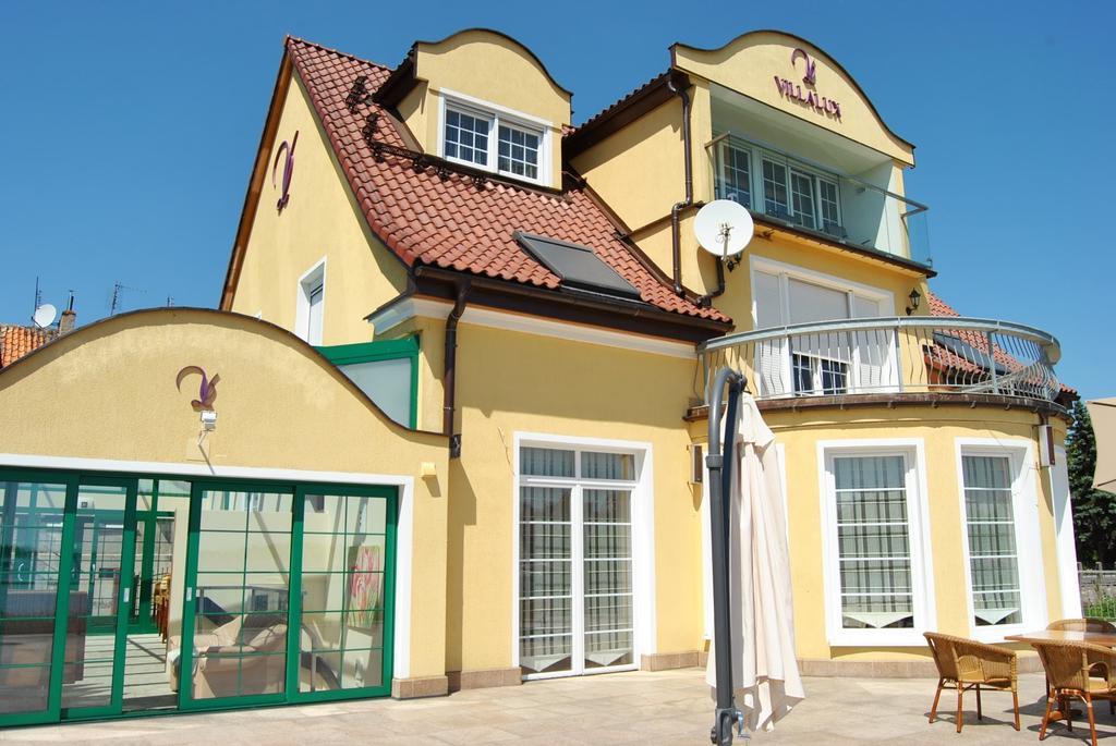 Villa Le Lux Міколайкі Екстер'єр фото